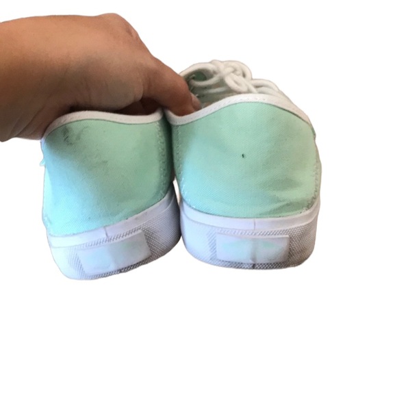 Vans sneakers sz 6 - Picture 3 of 4